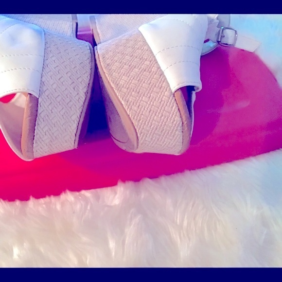 White wedges shoes Flash Sale 🎉🎉🎉 - Picture 8 of 13